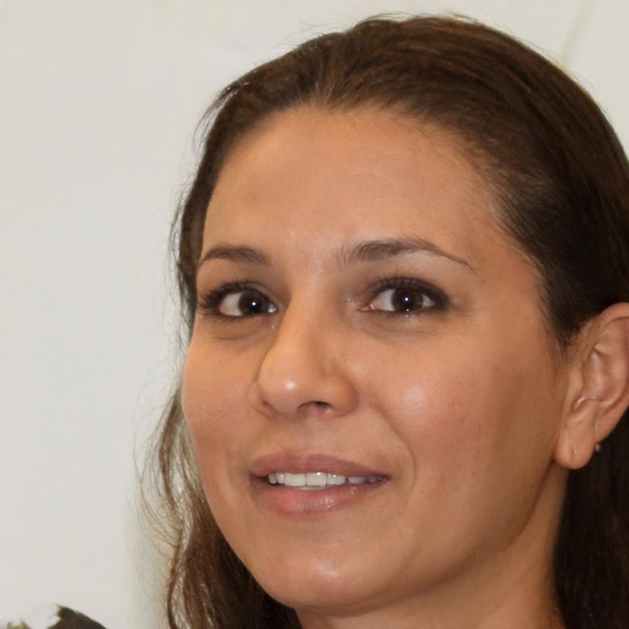 Profesora Carmen Vázquez, directora del programa de análisis financiero